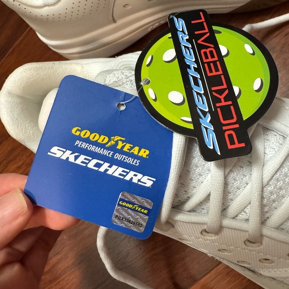 Skechers White and Gold Men's Sneakers - Picture 4 of 6